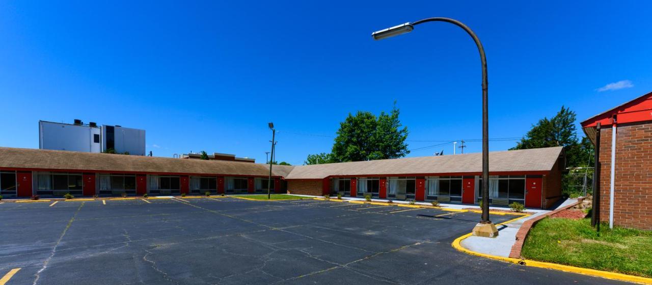 Oaks Motel Greensboro Nc Exterior foto